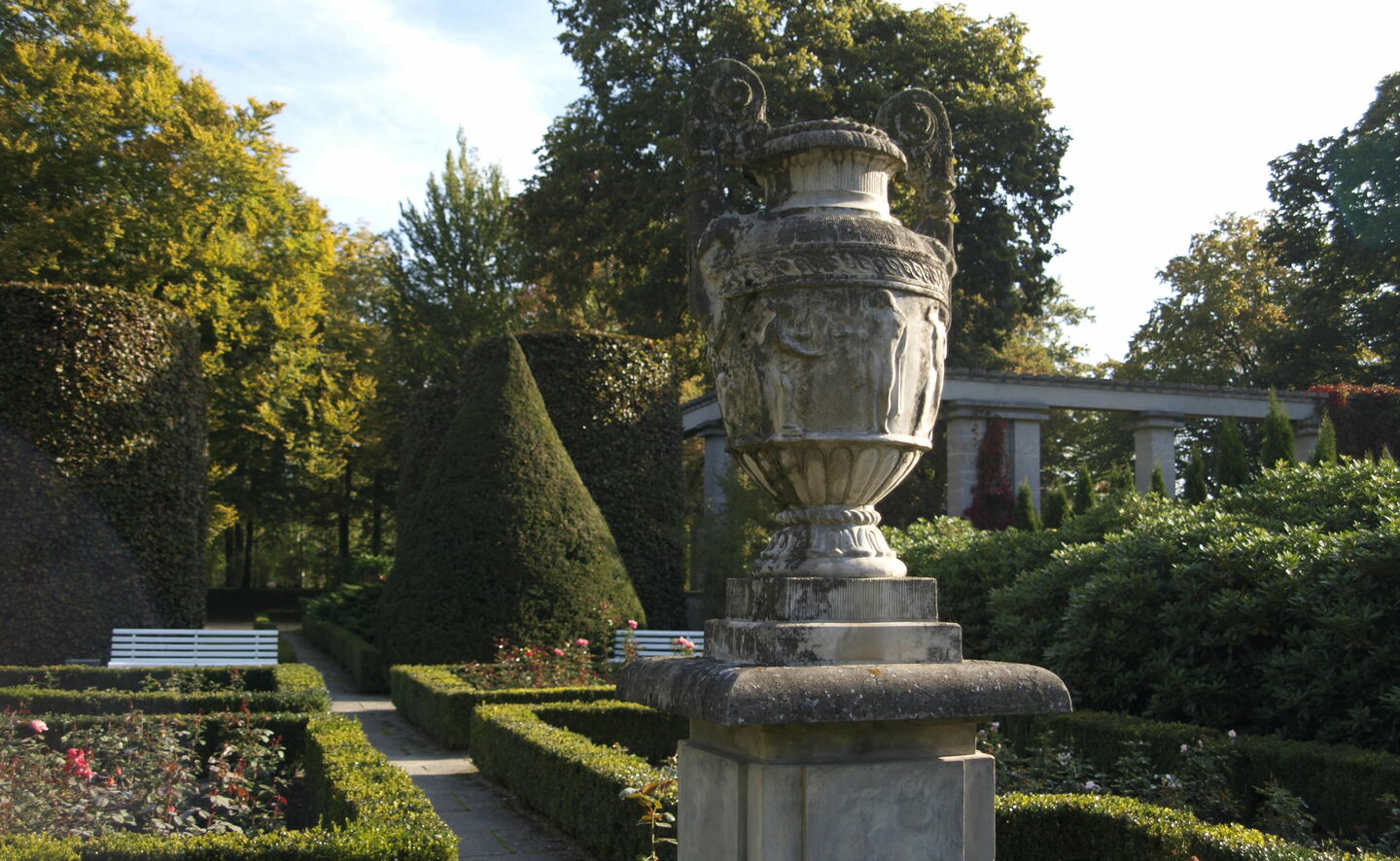 Amphore im Teschendorffgarten, Foto: Annette Schild