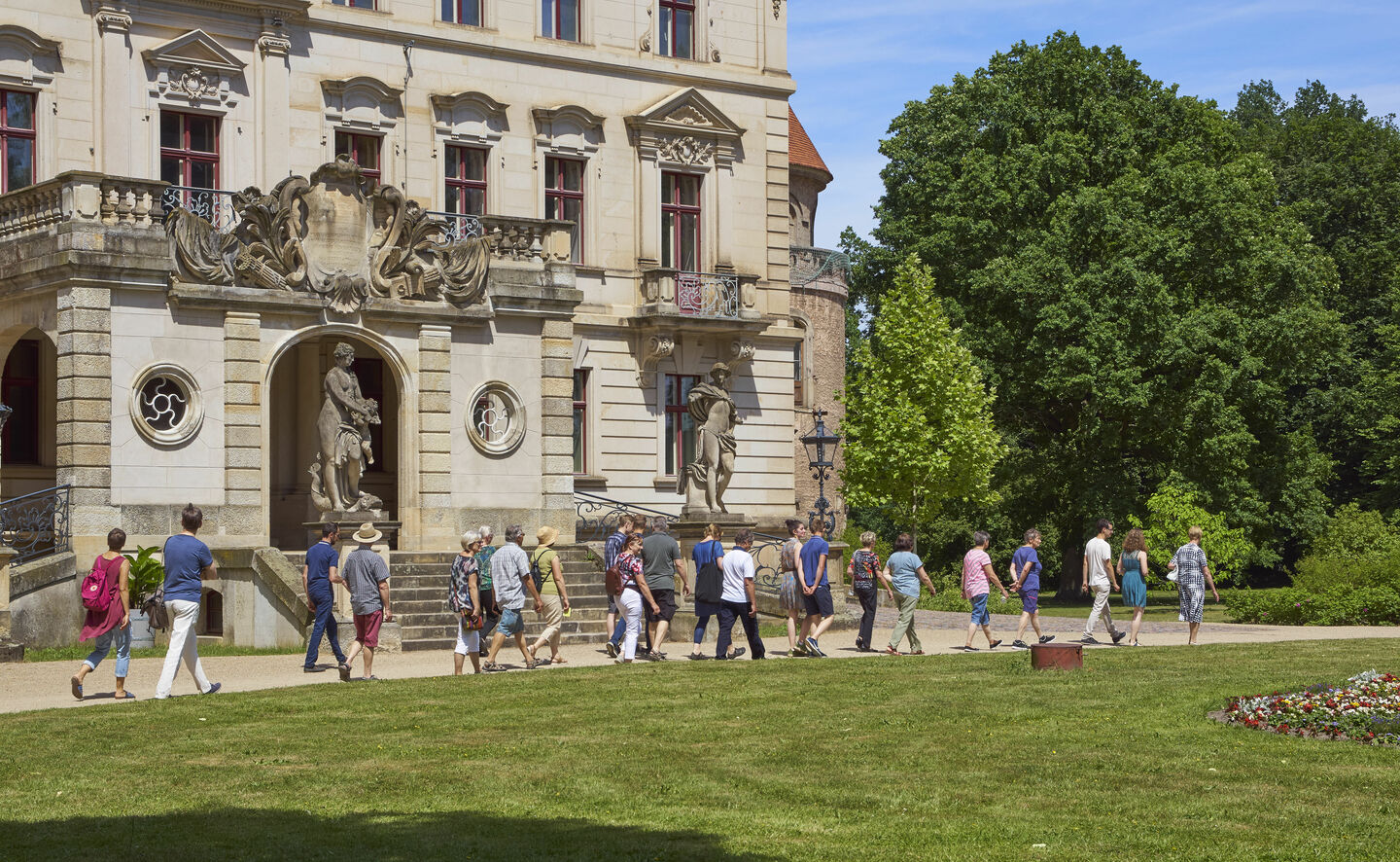 F&uuml;hrung durch den Schlosspark Altd&ouml;bern, Foto: Boris Aehnelt